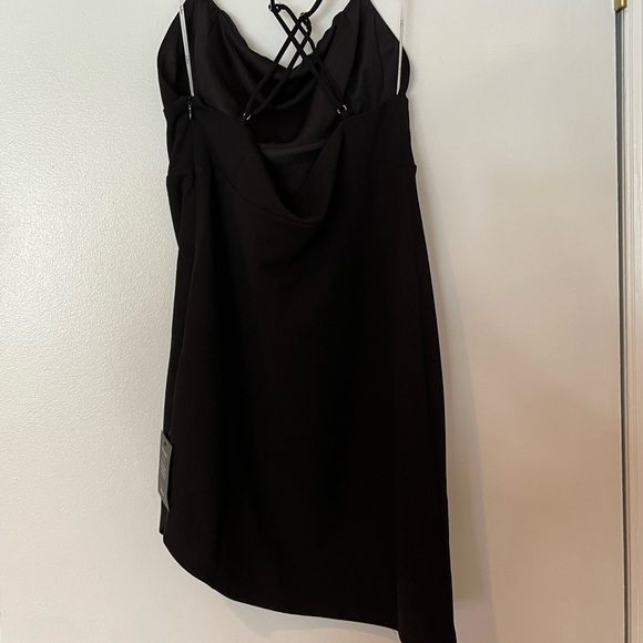 Lulu’s Asymmetrical Little Black Dress NWT - Picture 4 of 4